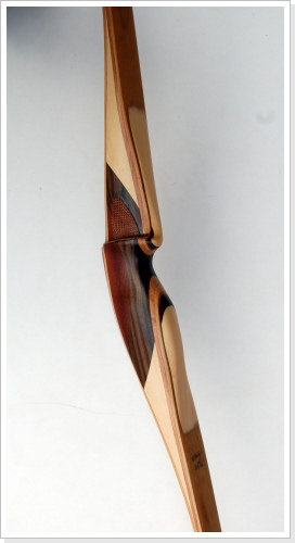 Griffholz: Yarrah, Ziricote, Ahorn Griffholz: Yarrah, Ziricote, Ahorn